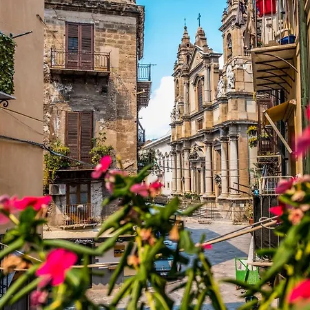 Charming Studio In The Heart Of Historic Center Palermo